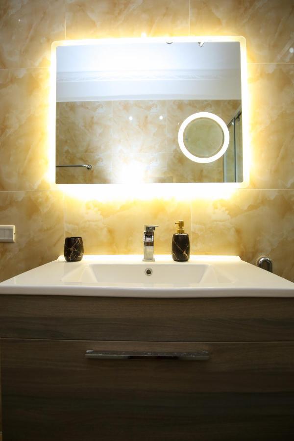 Tafa Deluxe Apartment Влёра Экстерьер фото